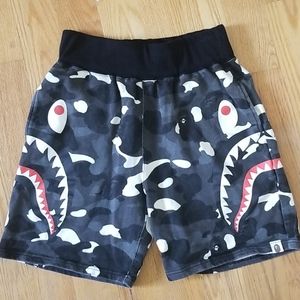 Bape Gradation camo side shark sweat shorts Size M